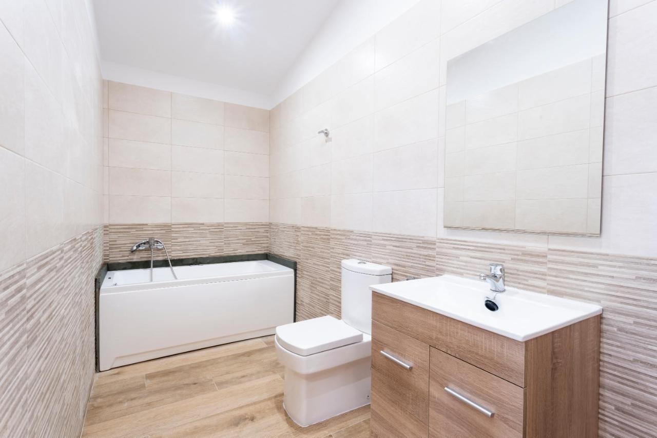 Hotel Donas E Cabaleiros Boqueixon Ngoại thất bức ảnh