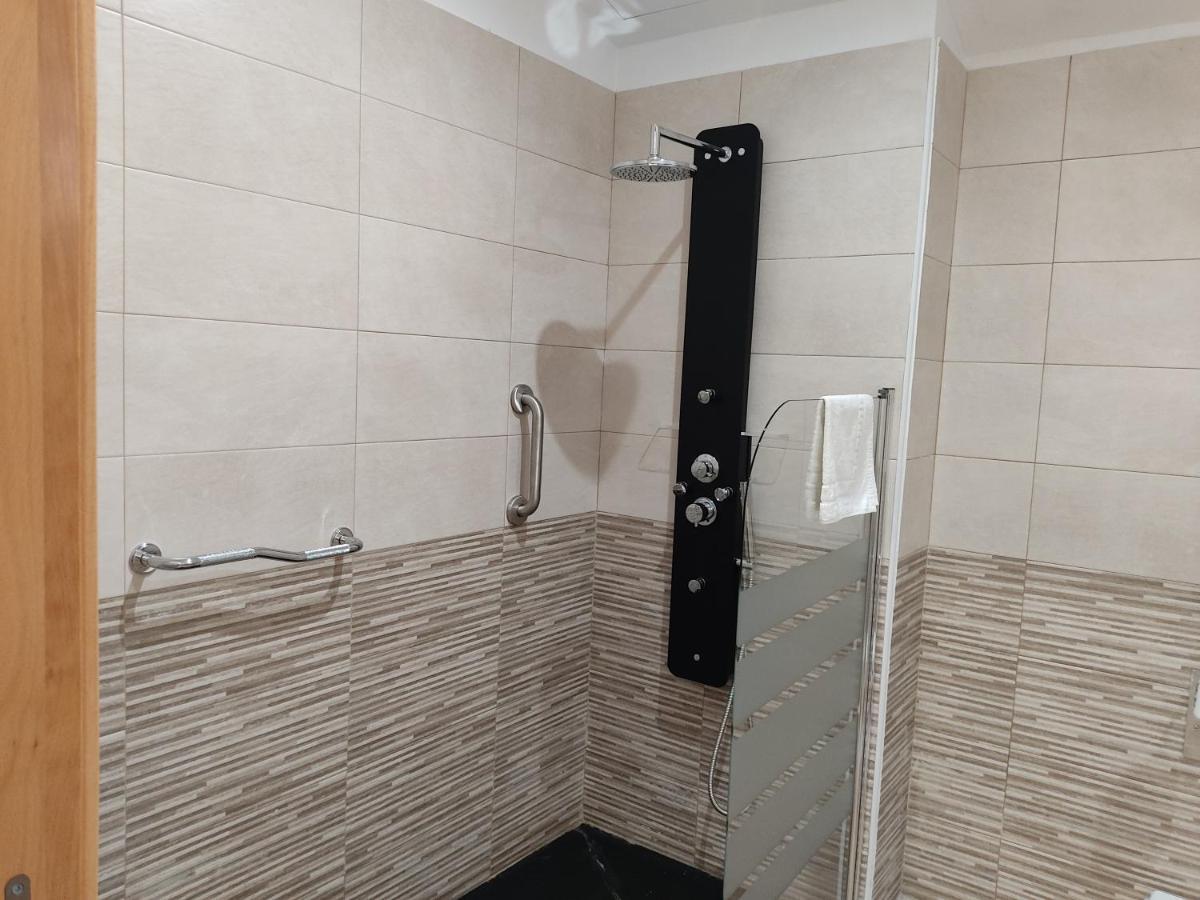 Hotel Donas E Cabaleiros Boqueixon Ngoại thất bức ảnh